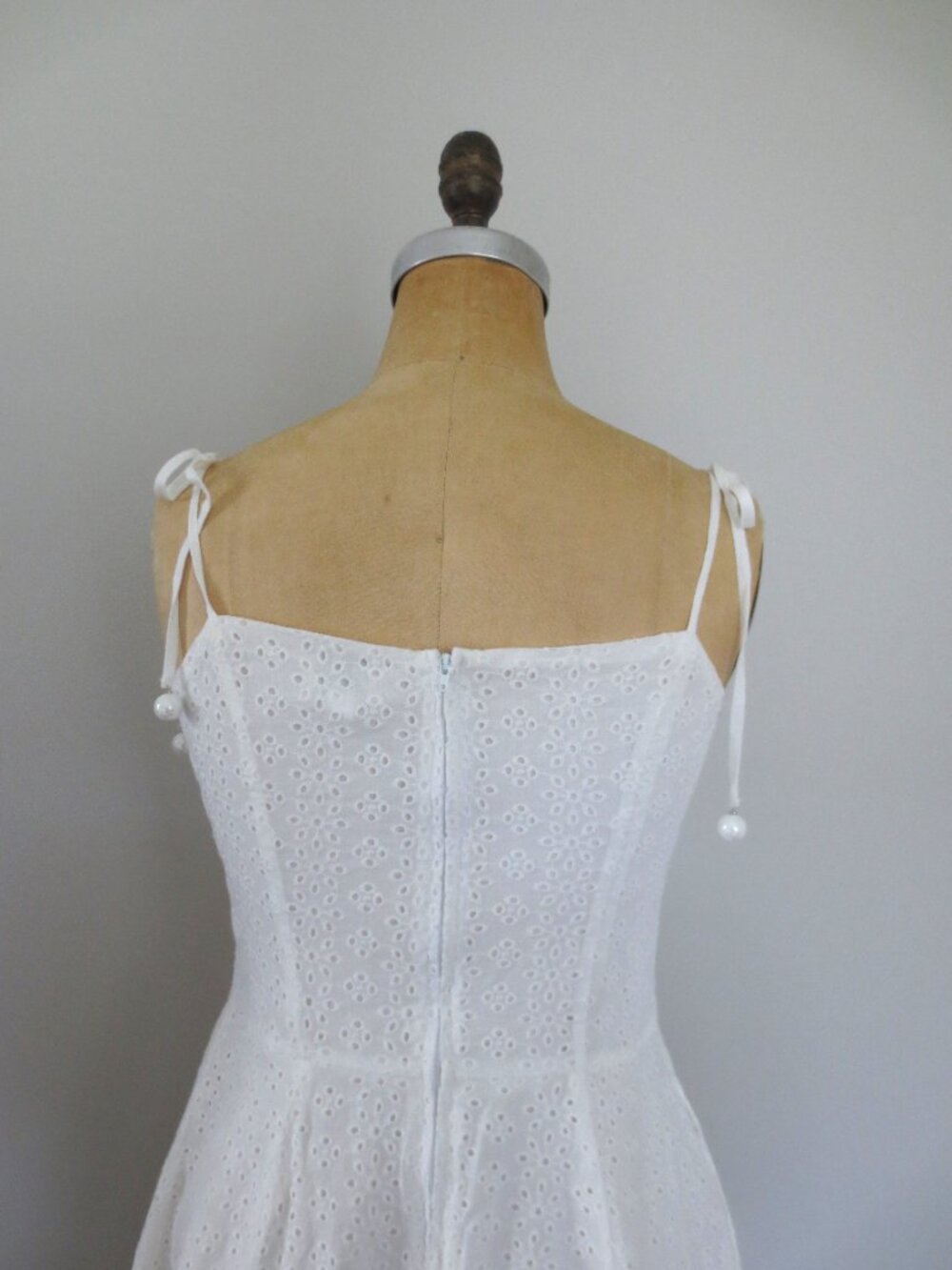 Unique Vintage Cottage Core White Fit & Flare Cotton Dress - Picture 5 of 13